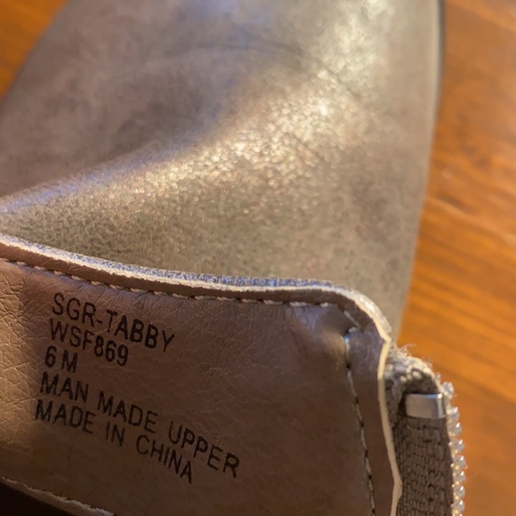 🥾Bronze Metallic Boots 👢 - Picture 7 of 8